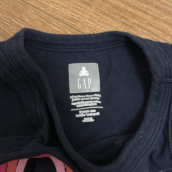 Navy & Rainbow 🌈 Heart 💜 Tank 2T - Picture 2 of 2